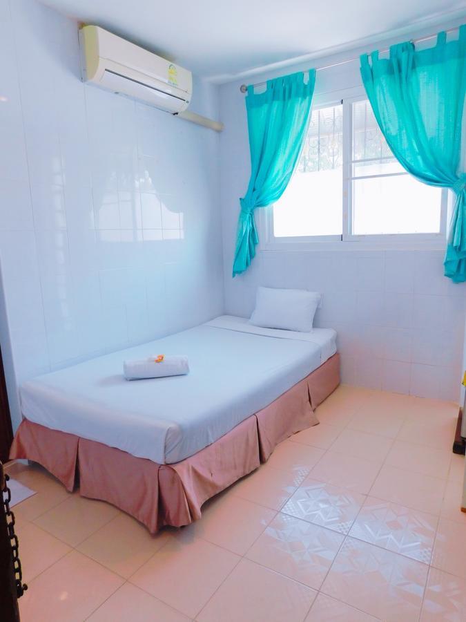 Be Fine Guesthouse Phuket Esterno foto
