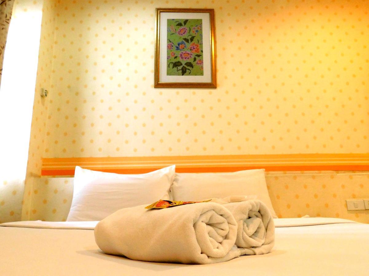 Be Fine Guesthouse Phuket Esterno foto