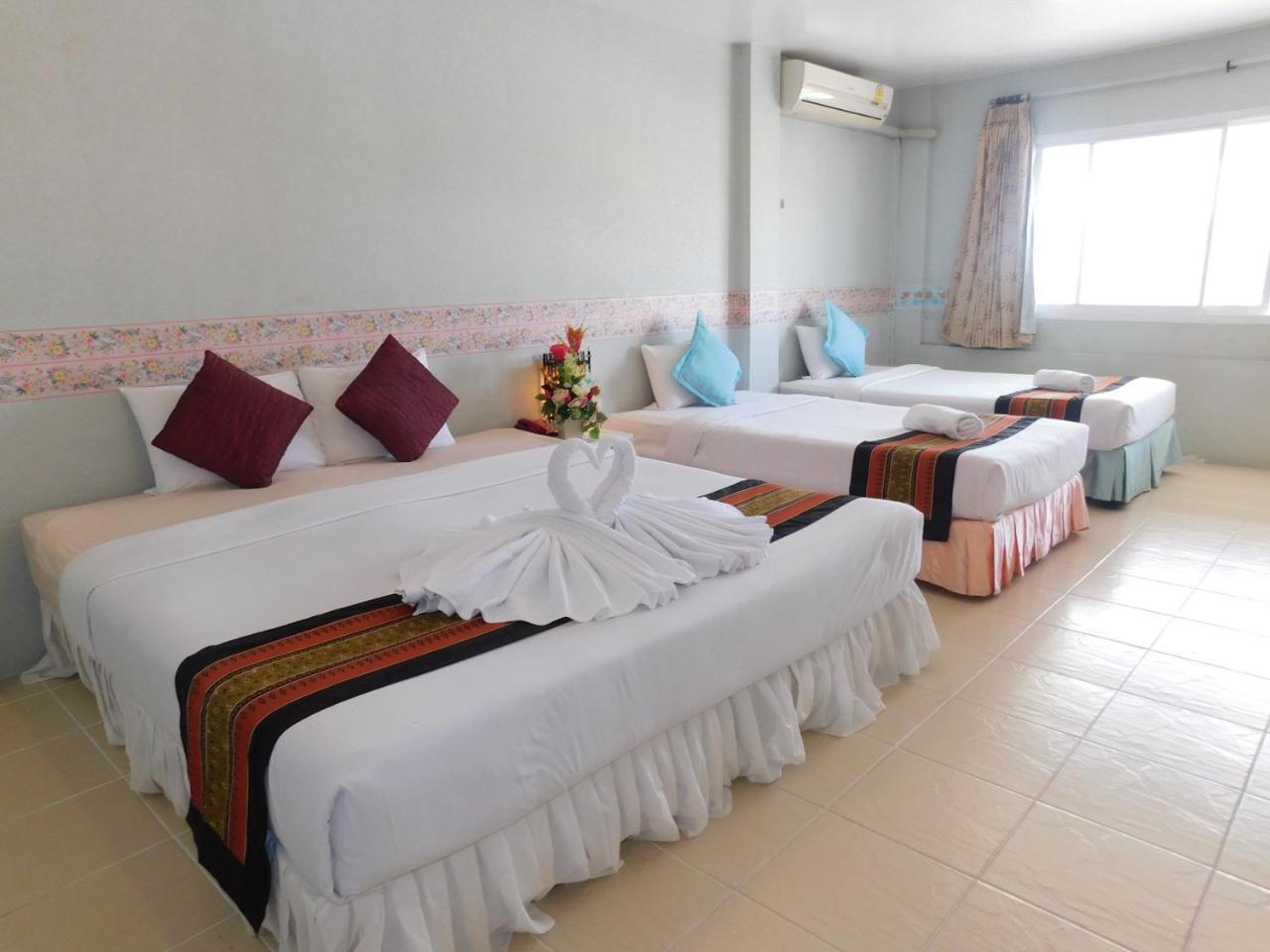 Be Fine Guesthouse Phuket Esterno foto